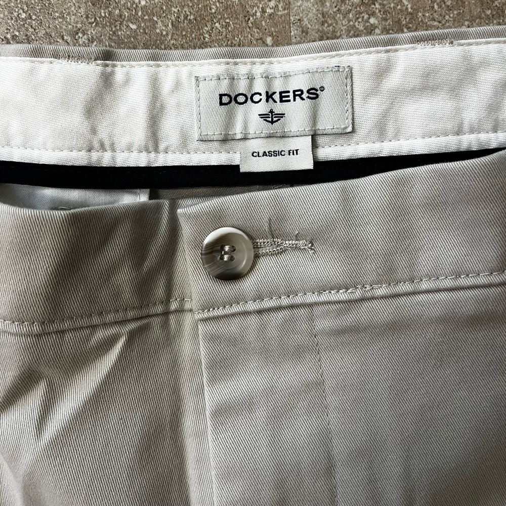 (2)DOCKERS Men's Classic Tan and Khaki Pants